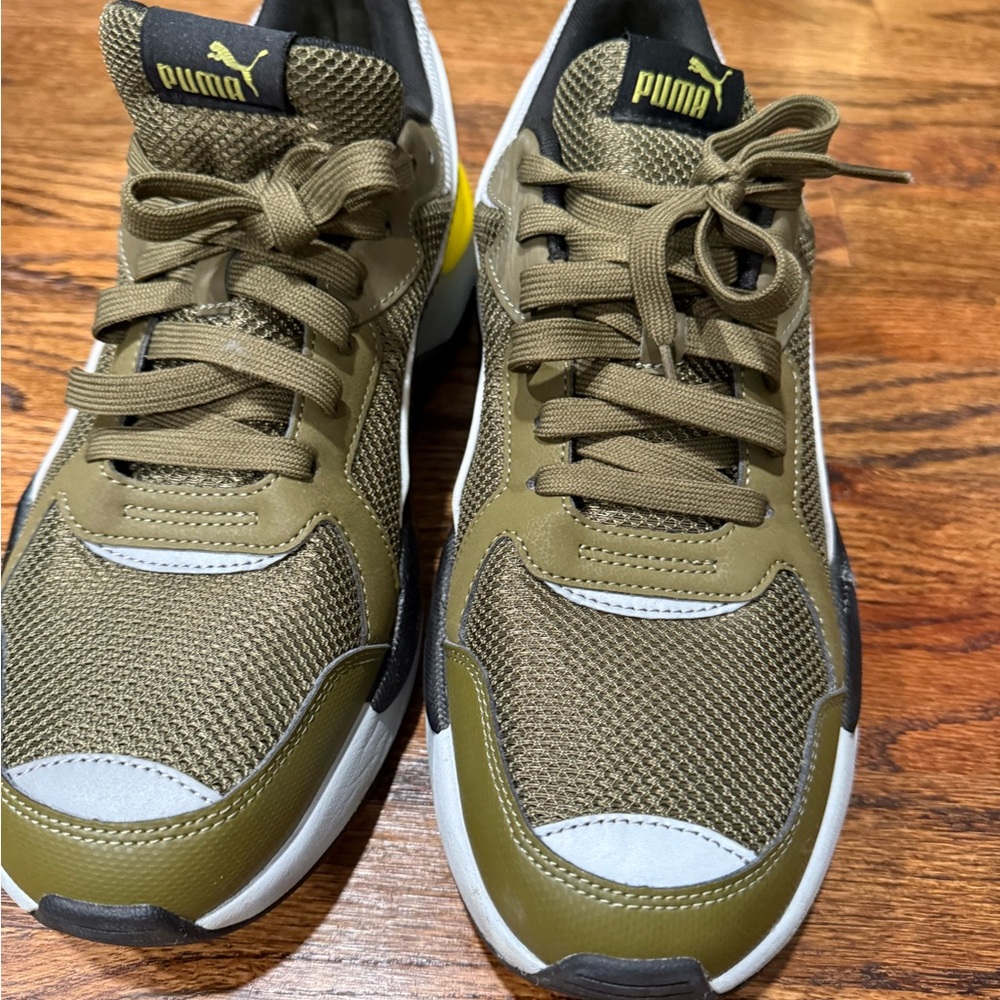 Puma X- Ray Mesh Men Sneakers in dark olive/ yellow. Size 12.